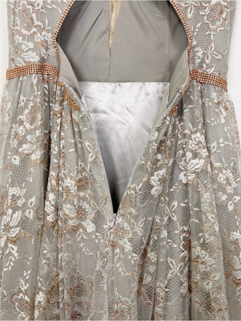 Elegant Silver & Gold Long Floral Lace Evening Gown by Colors Dress Size 14‎ - Picture 9 of 16
